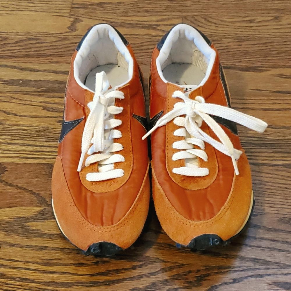 Nike sport shoes